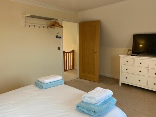 Stylish Contemporary Seaside Holiday Home With 5 Bedrooms, Sea View, Parking And Ev Point Herne Bay Exterior photo
