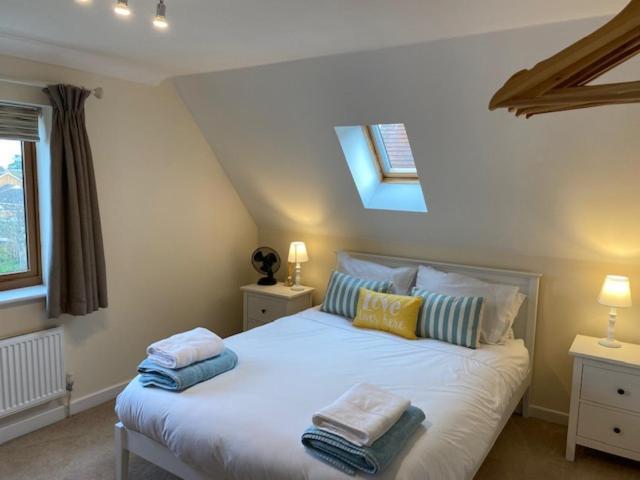 Stylish Contemporary Seaside Holiday Home With 5 Bedrooms, Sea View, Parking And Ev Point Herne Bay Exterior photo