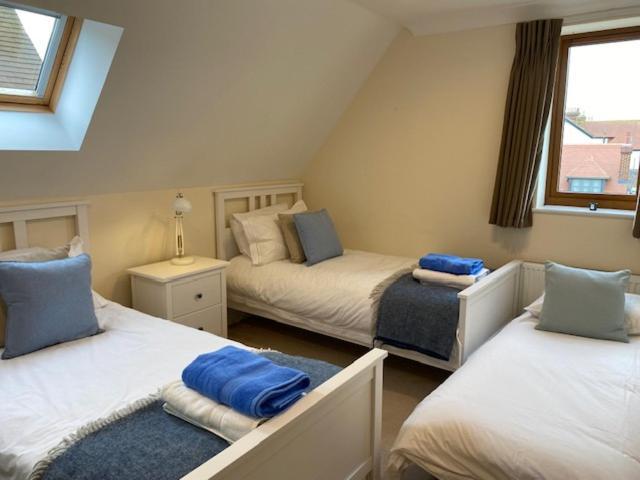 Stylish Contemporary Seaside Holiday Home With 5 Bedrooms, Sea View, Parking And Ev Point Herne Bay Exterior photo